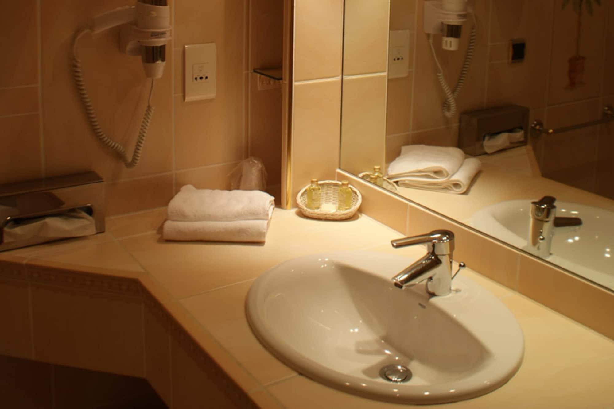Auberge La Tomette, The Originals Relais Vitrac  Εξωτερικό φωτογραφία